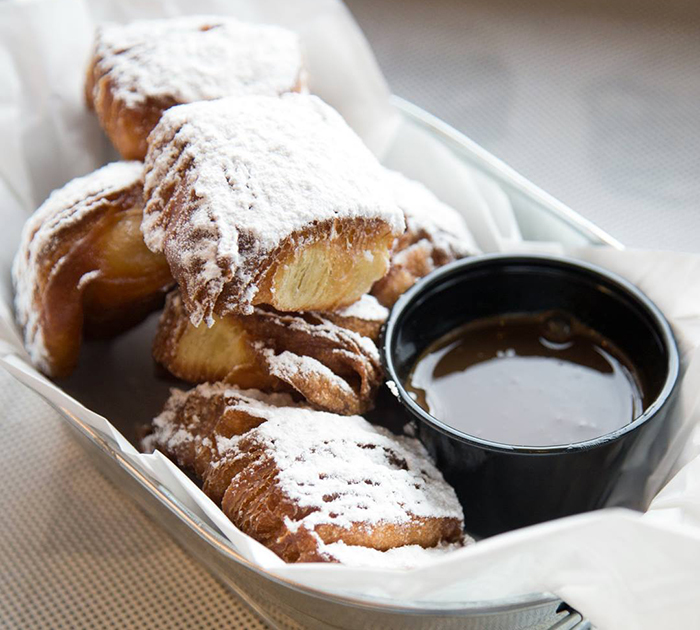 Beignets-holler-and-dash